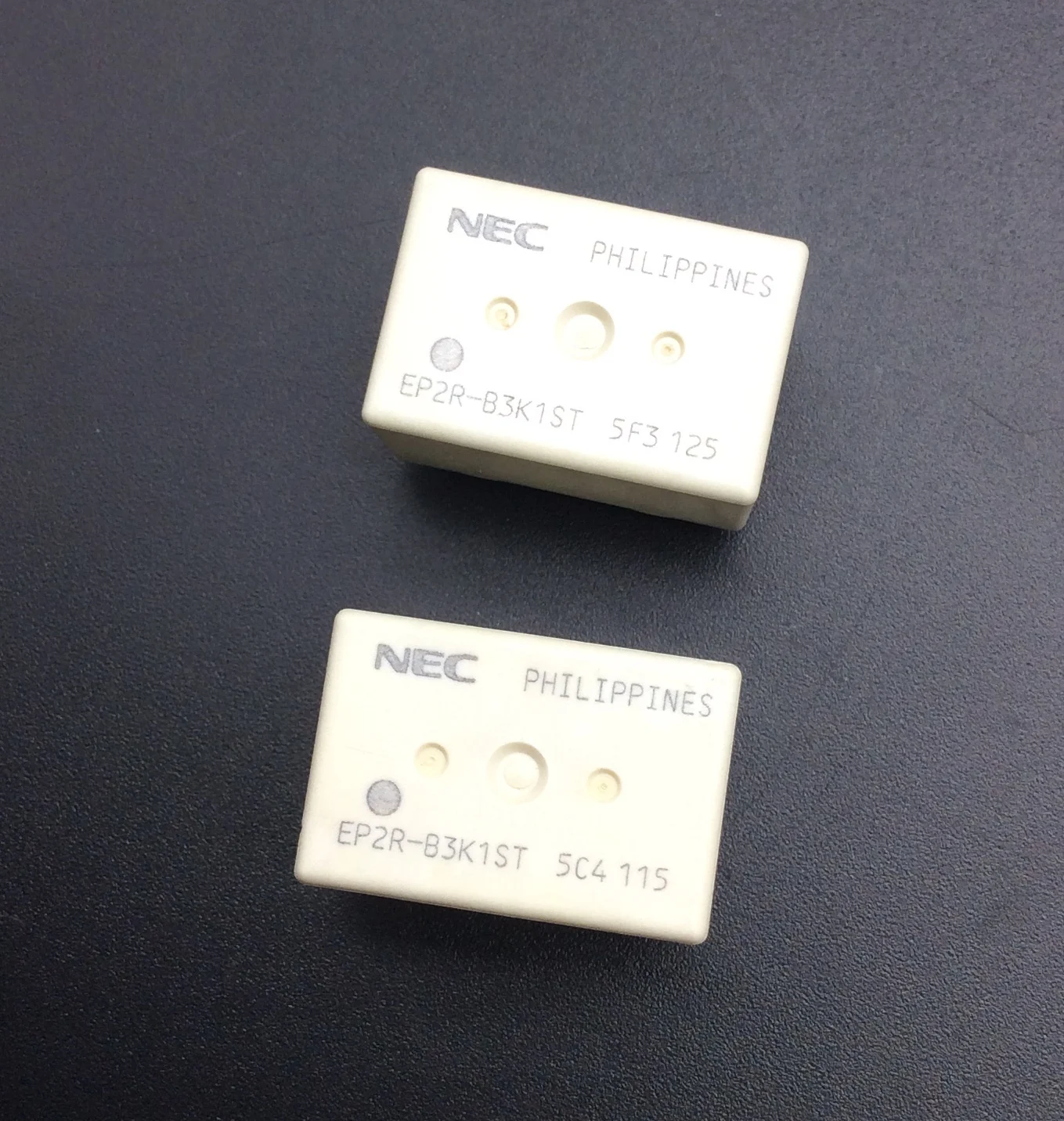

2pcs EP2R-B3G1T EP2R-B3K1L for BMW 523 F18 glass lifter 10pin car relay