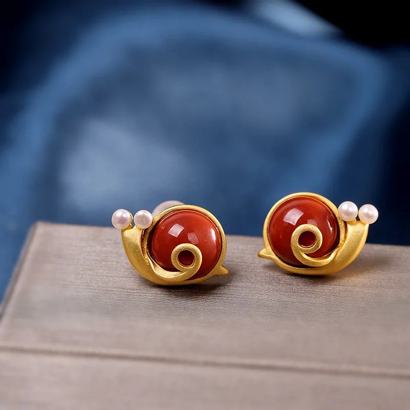 

S925 Sterling Silver Gold-Plated Fashion Women Red Agate Small Snail Ear Stud