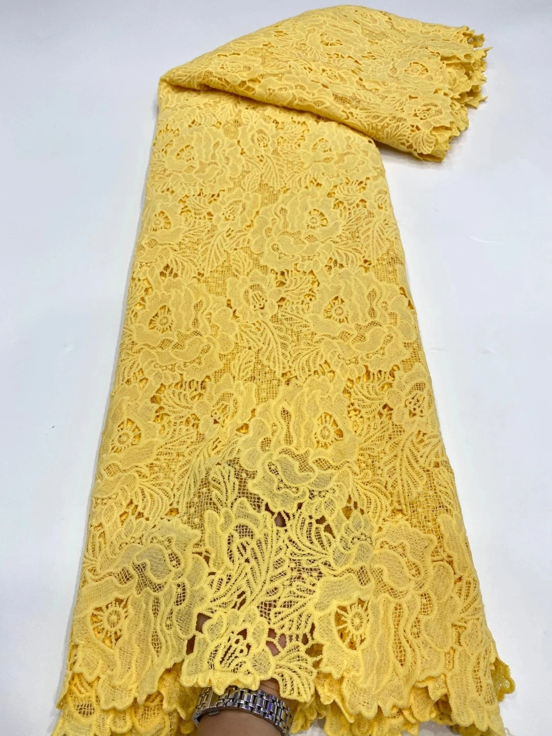 

5 ярдов чистый цвет молочный шелк кружевная ткань новая мода водорастворимое кружево для женского платья удобное молочное Шелковое кружево...