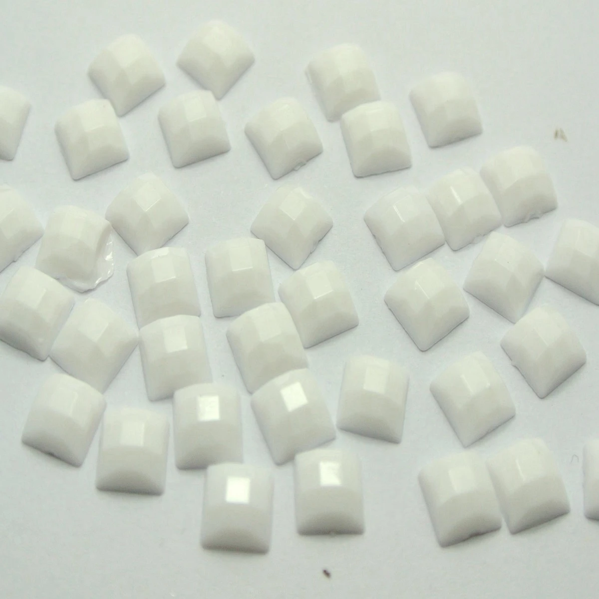 

1000 Black White Acrylic Flatback Square Rhinestone Gems 4X4mm 5X5mm NO Hole