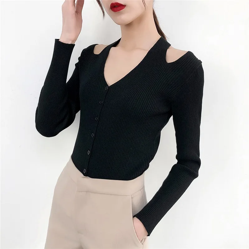 Женский вязаный свитер с открытыми плечами черная белая водолазка длинным