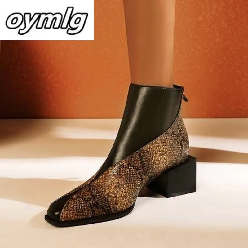 Ботинки осень-зима женские черно-белые коричневые сапоги из змеиной кожи для