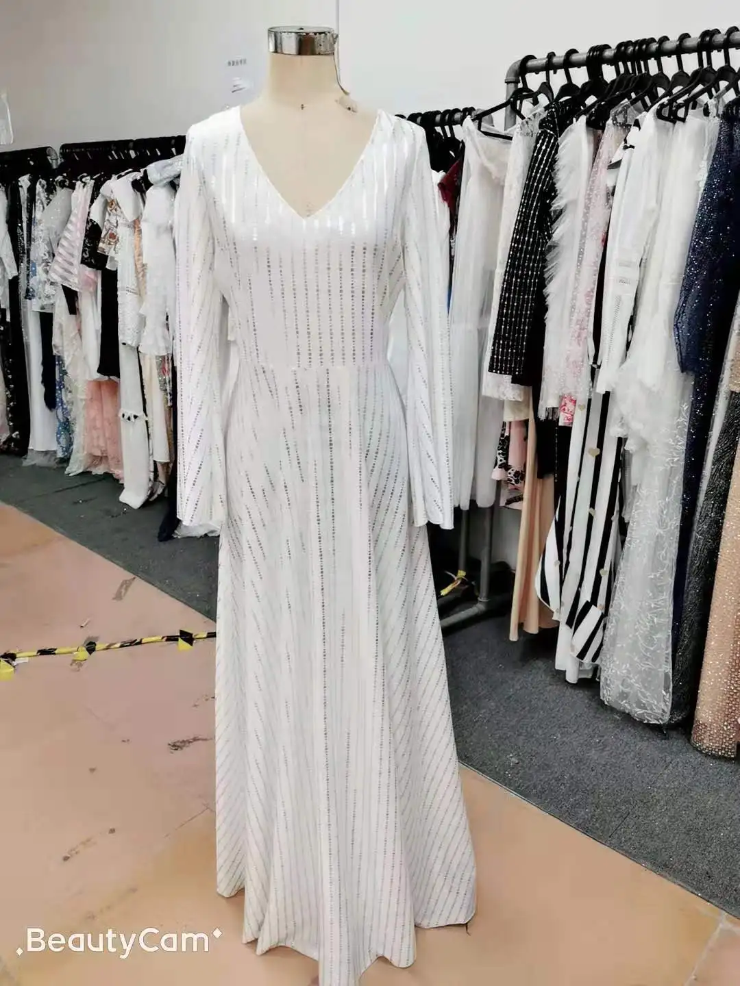 Женское пляжное платье макси однотонное с v-образным вырезом и длинным рукавом