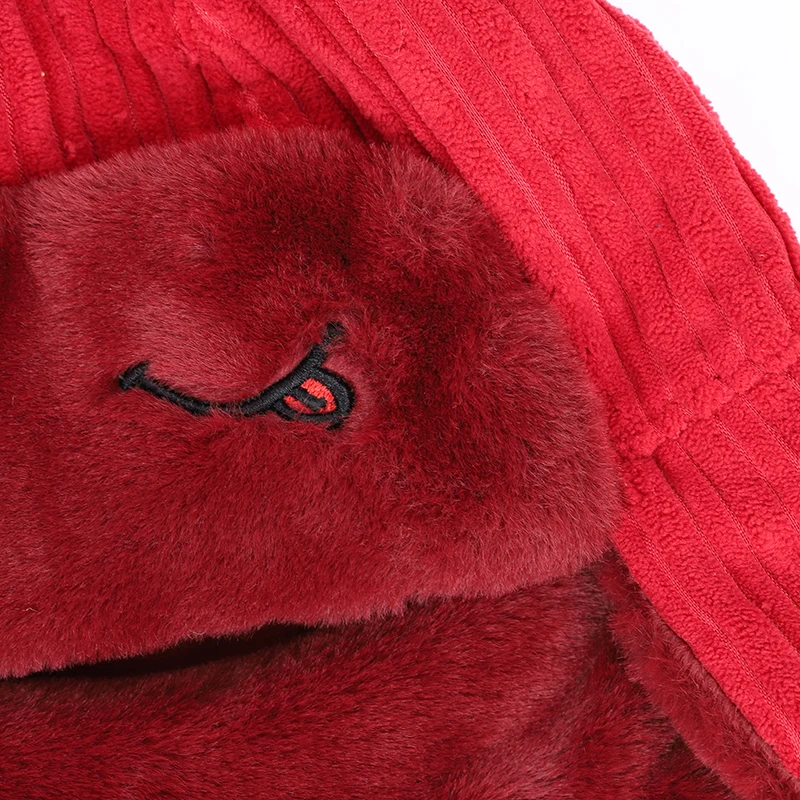 Детская зимняя шапка для мальчиков и девочек теплая хлопковая с помпонами