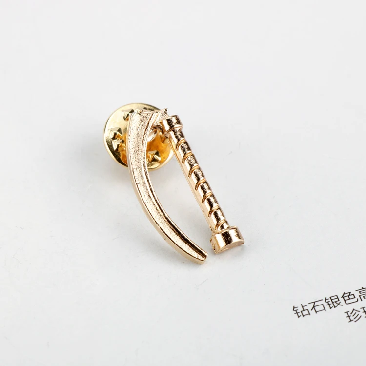 Человеческие органы мозг сердце матка пальцы булавки медицинские инструменты