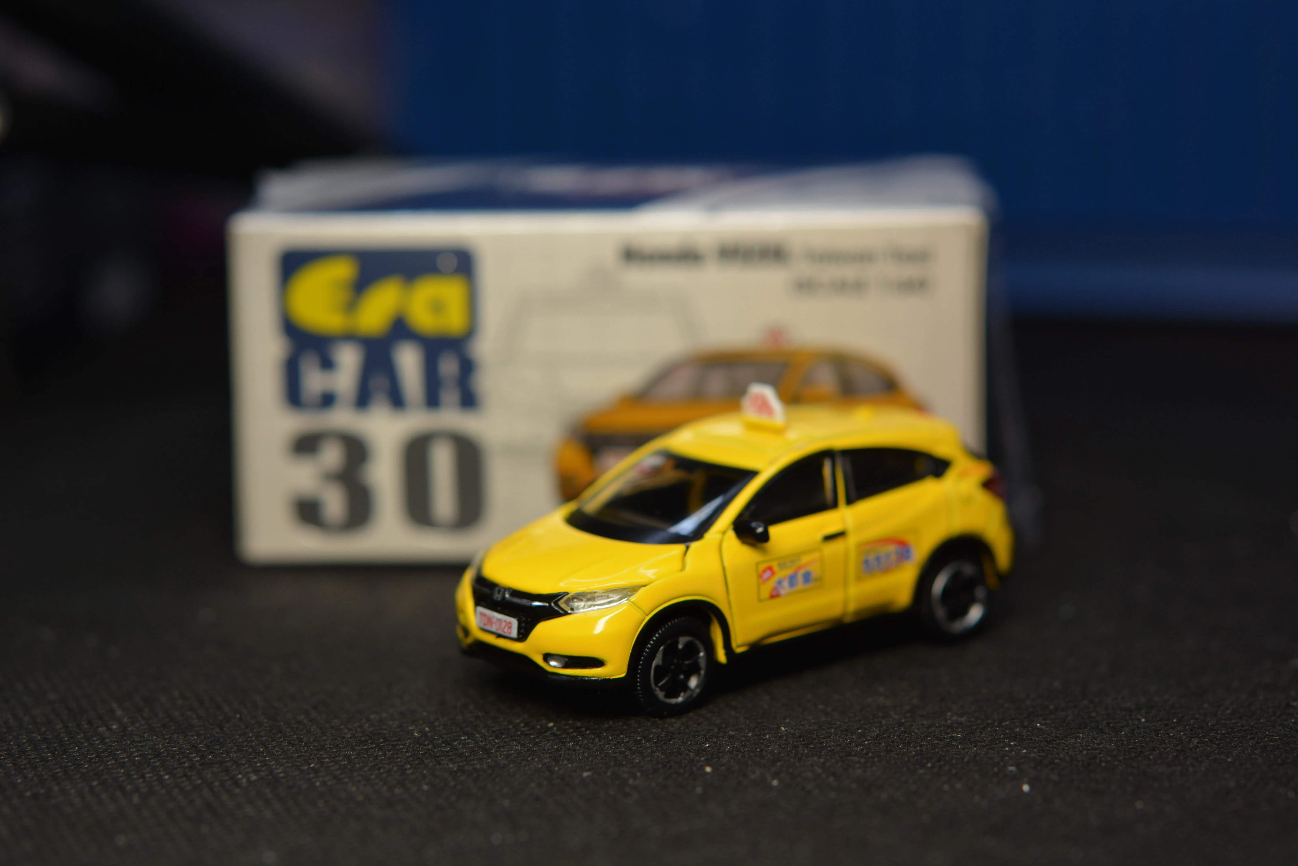 

ERA автомобиль 30 Honda VEZEL Taiwan Taxi 1:64 литая модель автомобиля ограниченная HA20VERN30