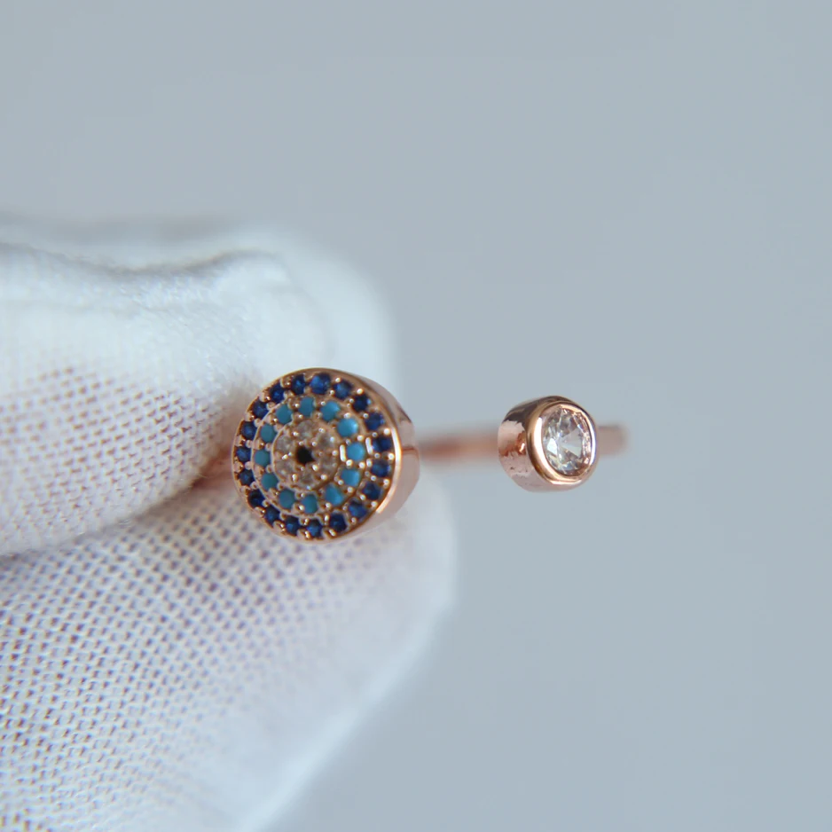 Новинка 2020 г. кольцо цвета розового золота с микрозакрепкой сглаза и фианитами