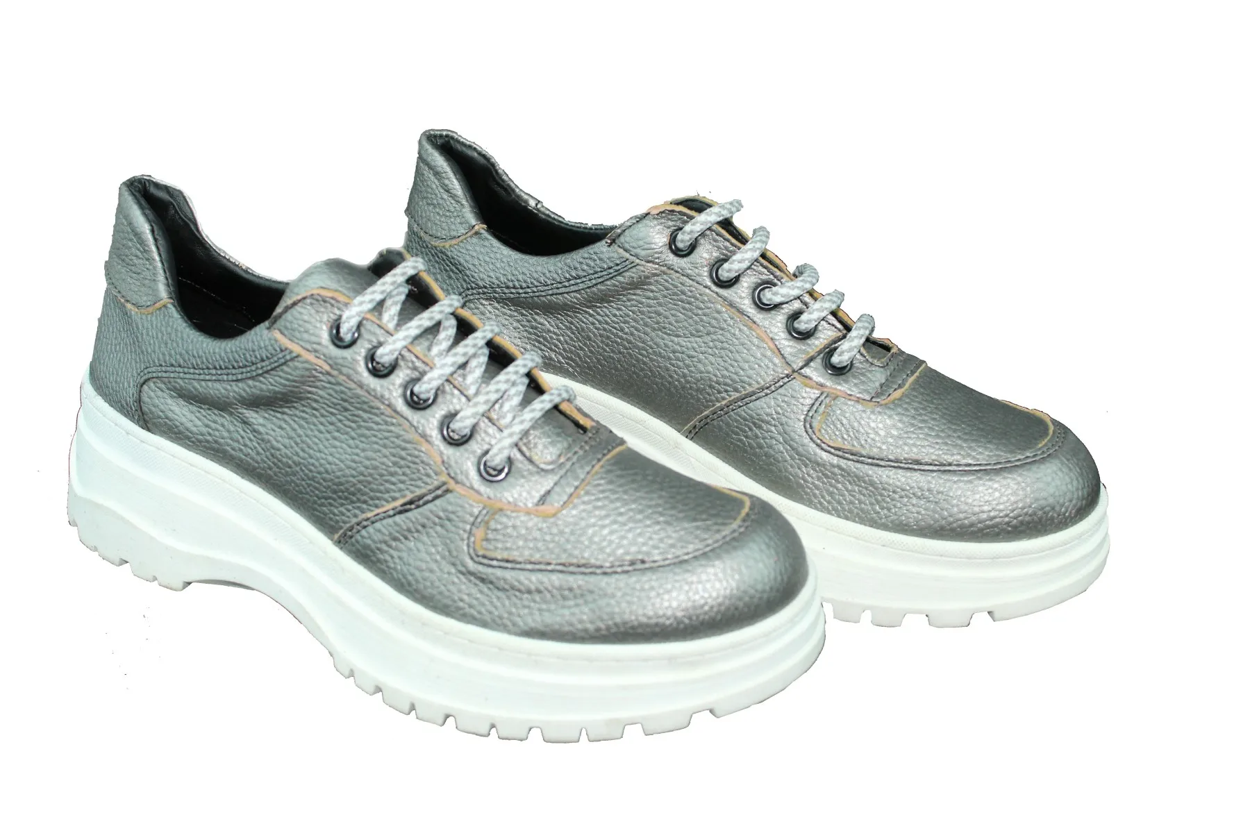 

Серые спортивные туфли Zer Shoes