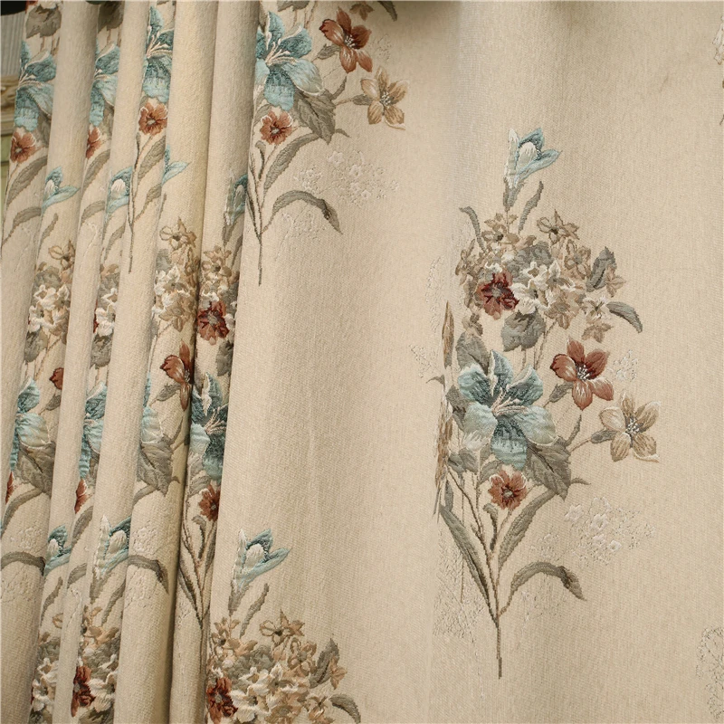 Бежевые высококачественные жаккардовые затемняющие шторы из синели с цветами