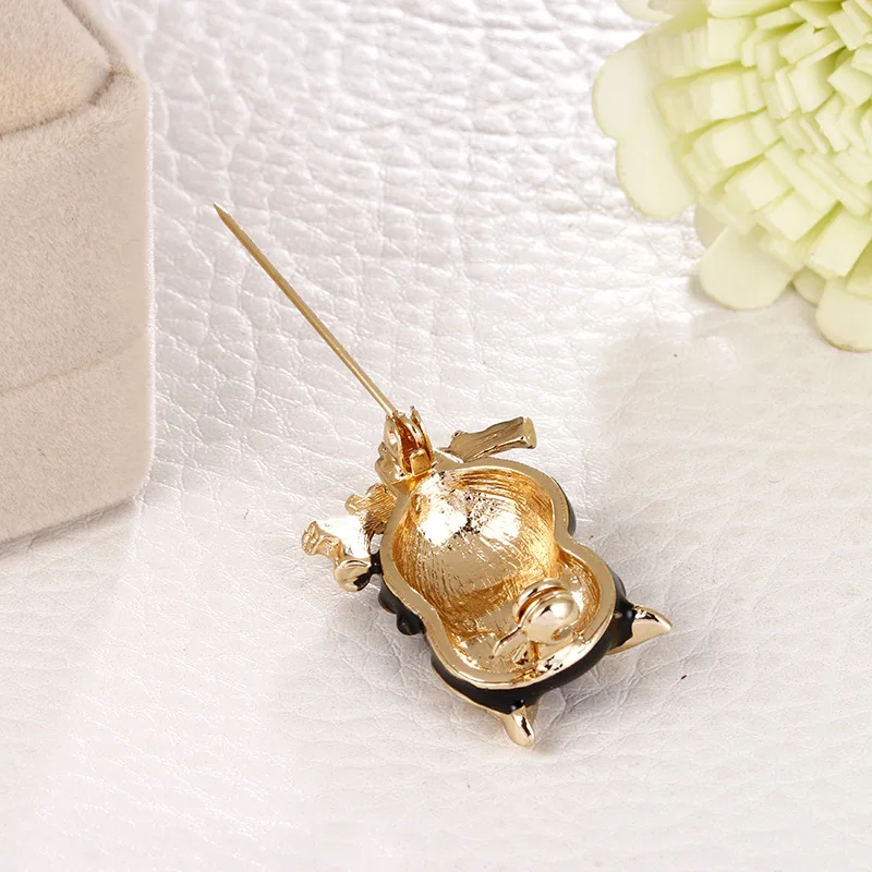 

Young Tulip Cute Black Enamel Owl Brooches for Women Exquisite Corsage Pin Fashion Accessories Creative Jewelry New Style