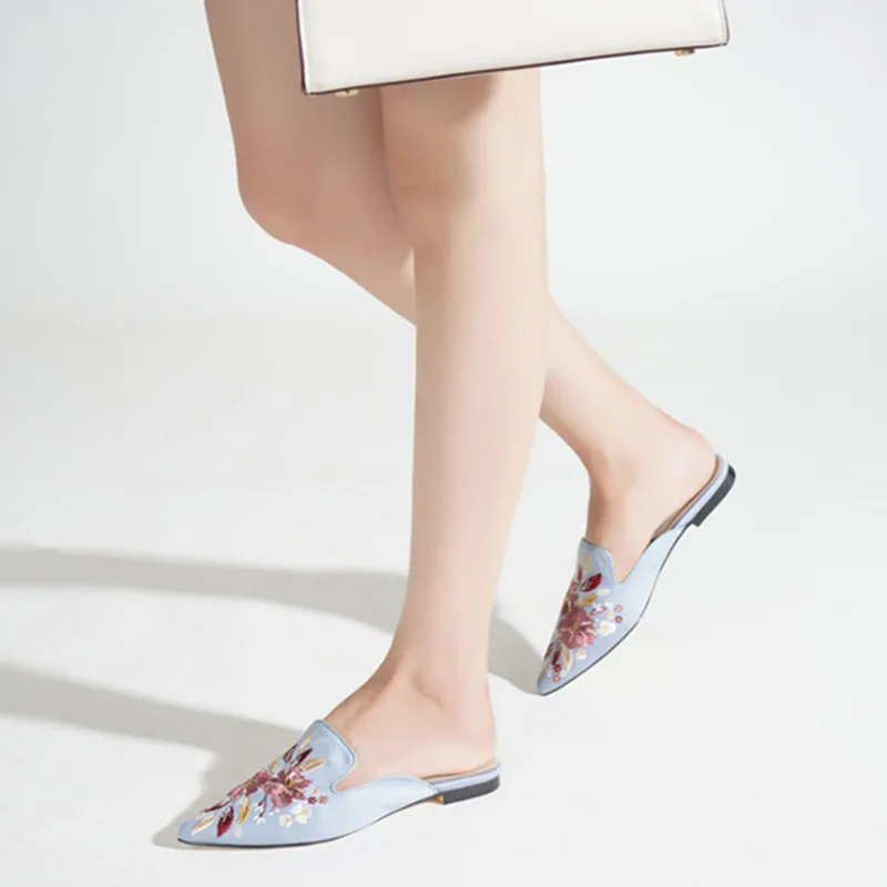 Женские туфли Мюллеры с вышивкой Новинка лета 2020 босоножки без застежки на