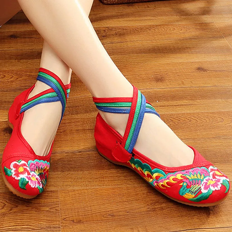 Туфли женские тканевые с вышивкой удобная повседневная обувь в китайском стиле
