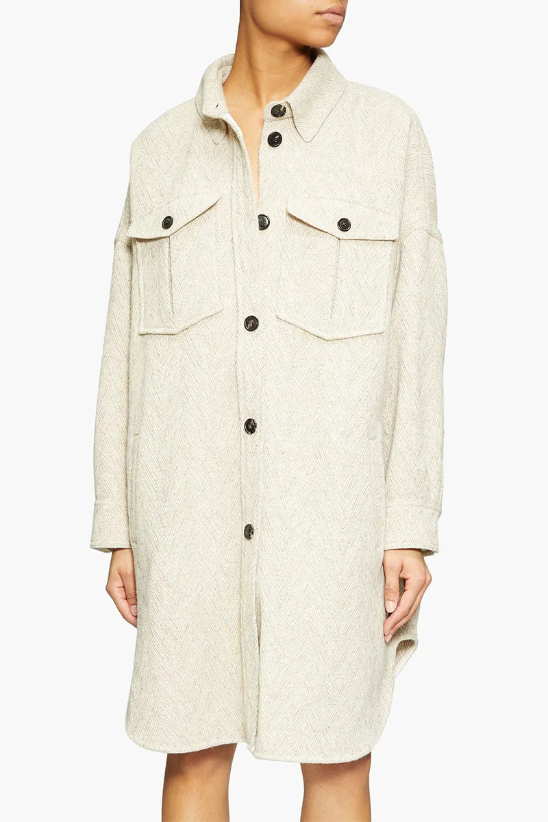 Длинное льняное пальто на пуговицах кремовое Асимметричное оверсайз с