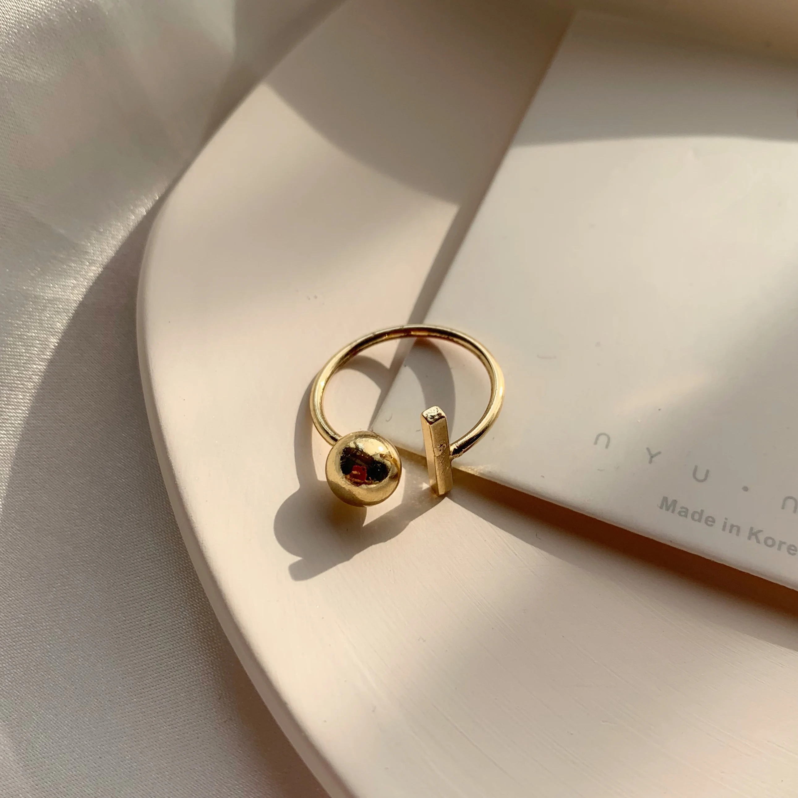 Женское асимметричное кольцо с золотистыми шариками регулируемый размер|Кольца|