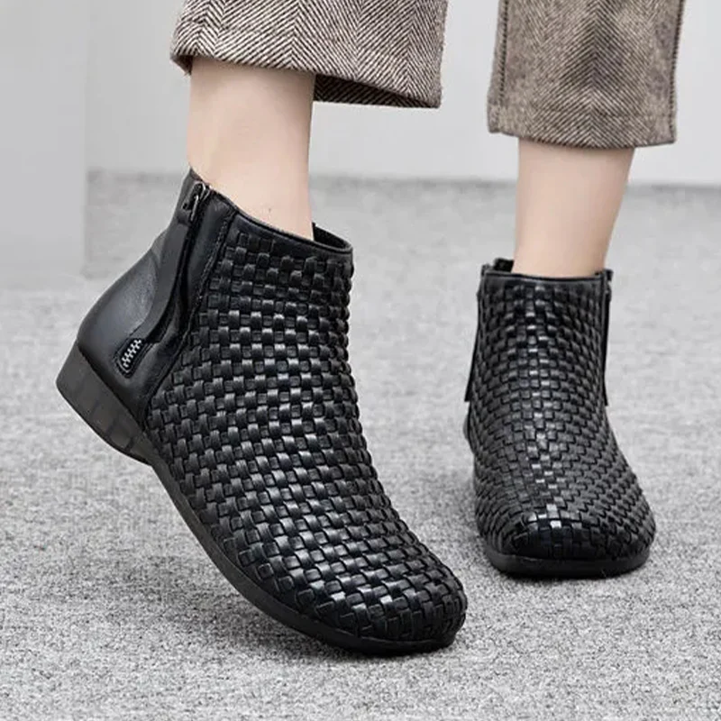 

Size 35-41 Ladies Faux Leather Boots Woman Autumn Footwear Zipper Motorcycle Girls Shoes High Quality Women Moccasins 2021 News