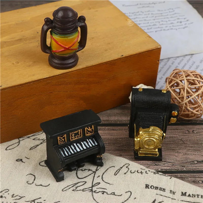 

Baby DIY Toy Lamp Oil Lamp Camera TV Piano for Doll House Decor Dollhouse Miniature Retro Simulation Furniture Model Toys