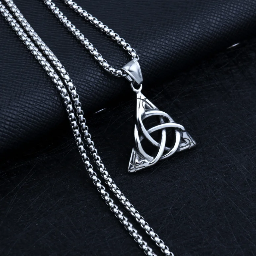

Men chain Triangle knot Power Pendant necklace