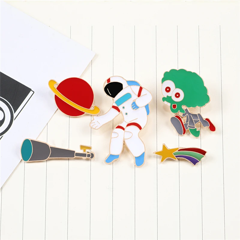 Мужская брошь в виде астронавта летательного аппарата ракеты инопланетянина