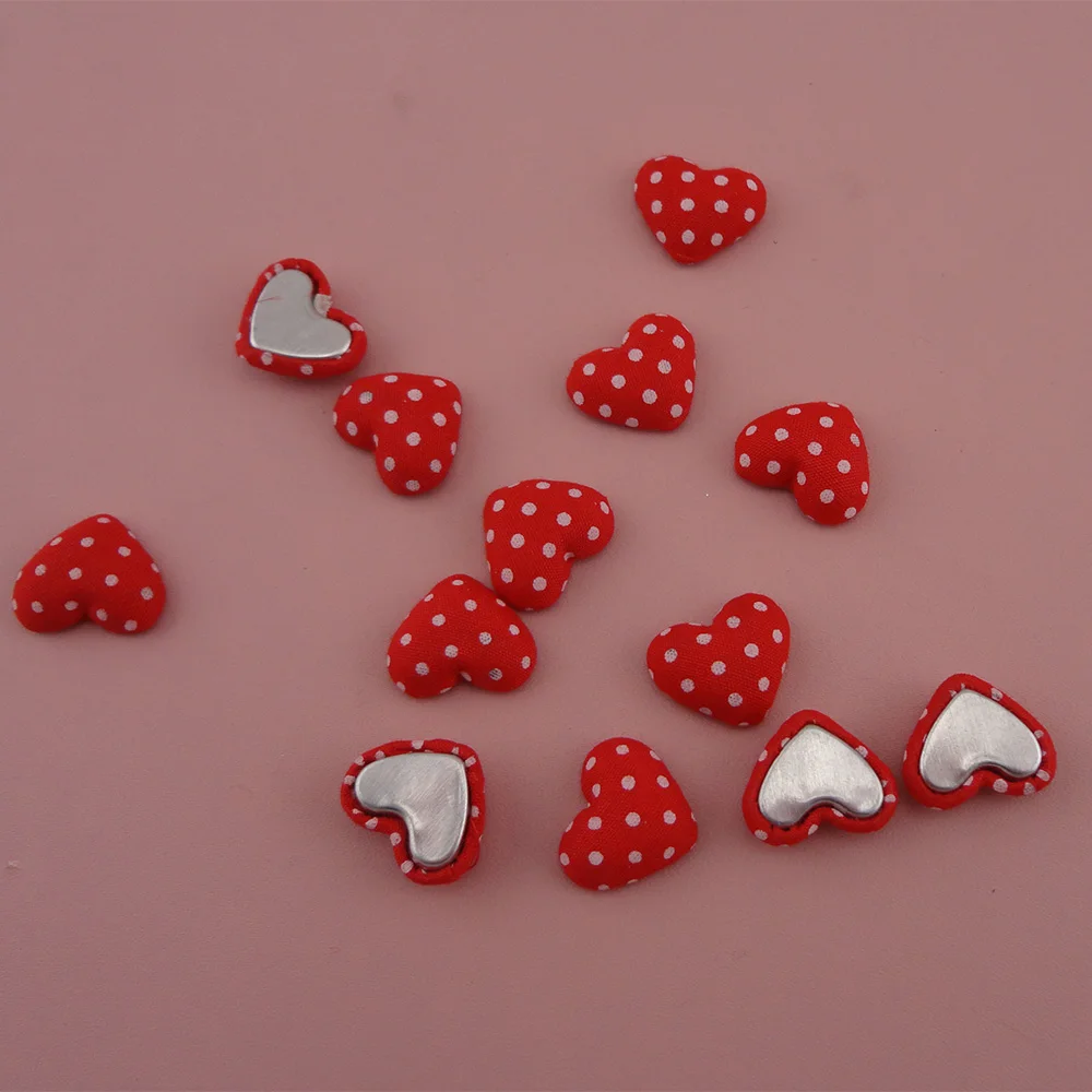

100 шт., 17 мм, белый узор в горошек, горячая распродажа, красная ткань, покрытая сердечком, пуговица с плоским основанием, ювелирные аксессуары,...