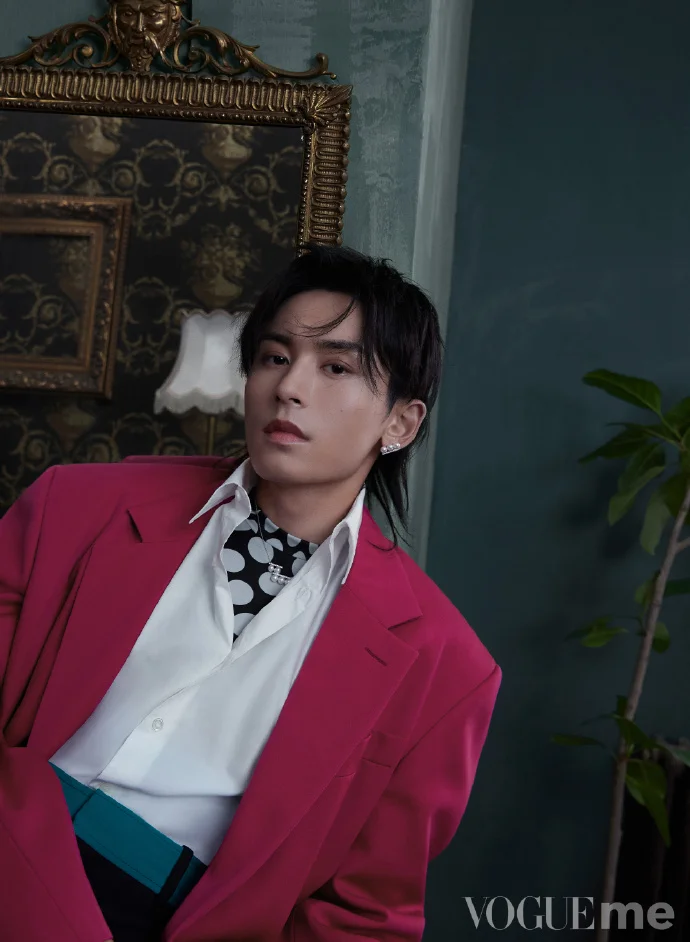 

2021 Vogue Me Zhang Zhehan Fashion Magazine Word of Honor Star Interview Figure Art Collection Book Poster Gift