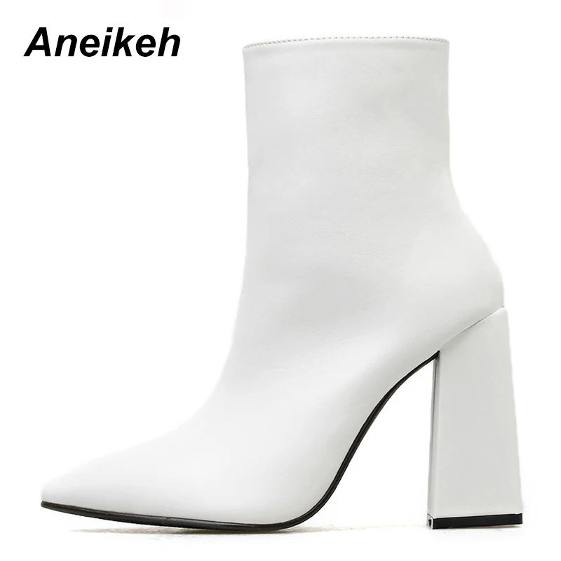 Aneikeh; Новинка года; выразительные женские ботинки из искусственной кожи; однотонные туфли на молнии с острым носком; танцевальные свадебные ботильоны на высоком квадратном каблуке; Цвет белый; Размеры 35-40