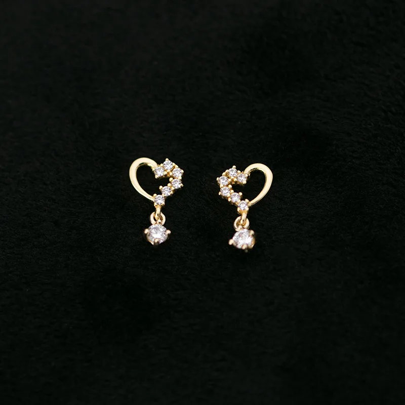 

Women's Korean-style Ear Studs Hipster Sweet Loving Heart Hollow Jeweled Tassel Earrings Accessories Fashion Jewelry