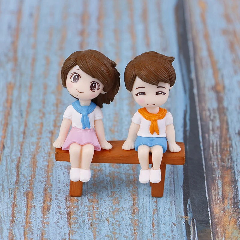 

Lovely Mini Stool Couples Figurines Dolls Fairy Garden Decor Doll house Christmas Gift For Fairy Garden Crafts Home decoration