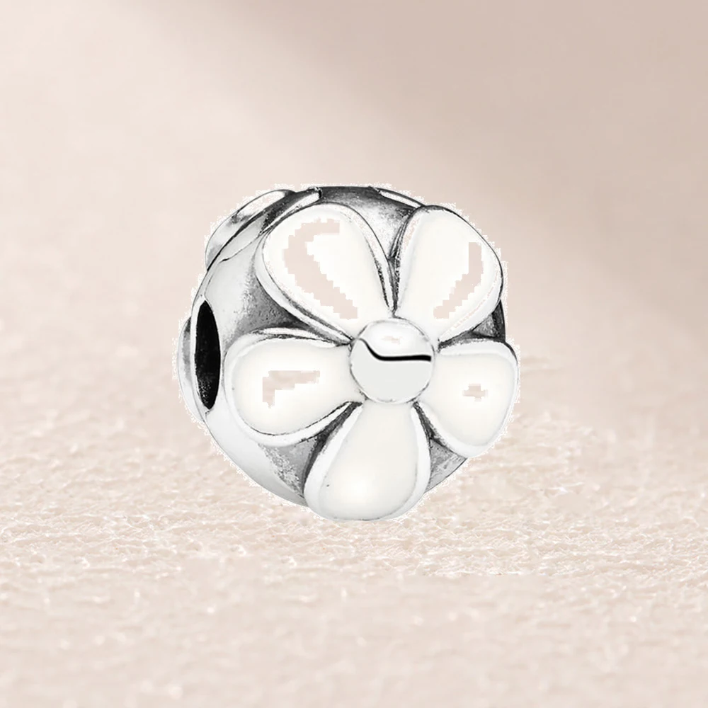 

791259EN12 DAISY SILVER FIXED CLIP CHARM -