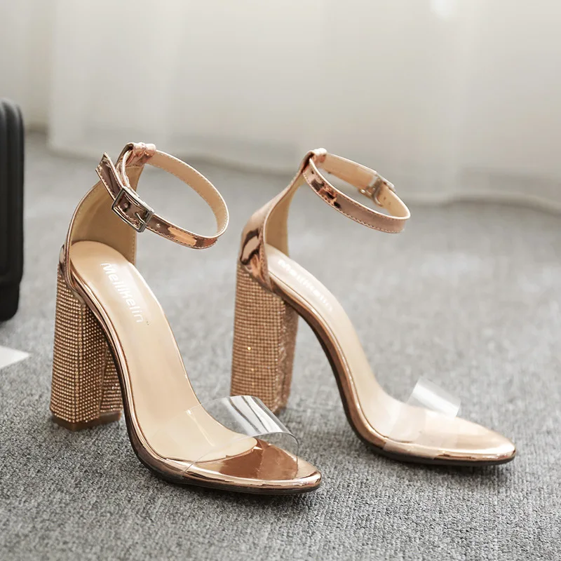 Женские сандалии на квадратном каблуке с леопардовым принтом Новинка 2019 года