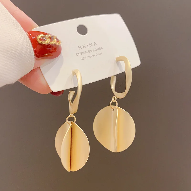 

New Fashion Statement Earrings Hanging Dangle Earings for Women Drop Earing Modern Female Jewelry Big Geometric Round Earring