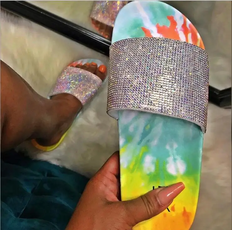 

Spring/summer 2020 new women color graffiti printing outdoor casual beach slippers home non-slip fashion all-match sandals