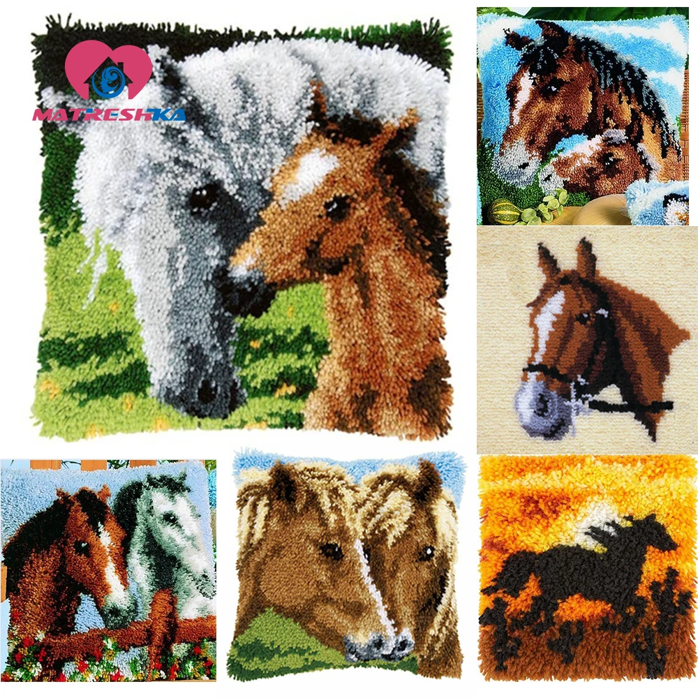 Домашнее украшение сделай сам подушка с животными лошадью и вышивкой крестиком