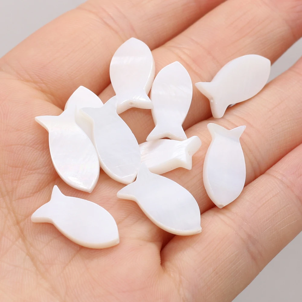 

2021NEW Natural Freshwater Shell Beads 4pcs Fashion White shell Loose Bead for DIY Theme Party Making Jewelry Necklace Bracelet