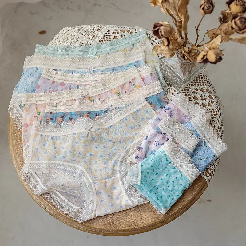 

Sweet Fresh Floral lace Mid-rise Seamless Panties women summer Quality Girly mesh Panties lingerie women Panties N685