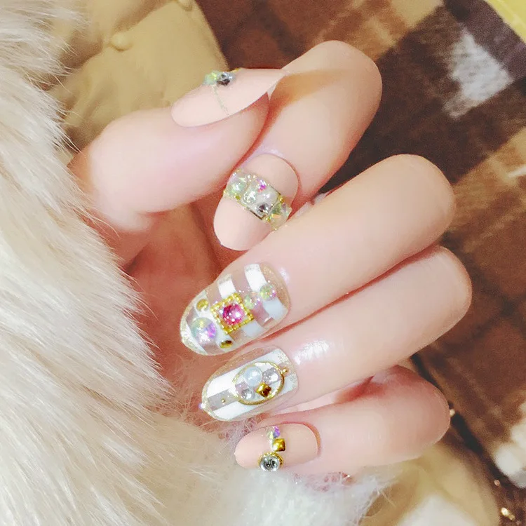 

Патчи Стразы Цветные съемные клеевые средней длины для ногтей, 24 шт.