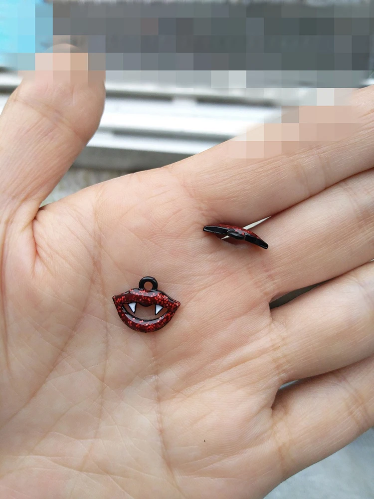 

Resin Charms Lip Vampire Tooth All Saints' Day Jewelery Making Handicrafts Epoxy Material Metal Black Horror Metal 11X14mm 10pcs