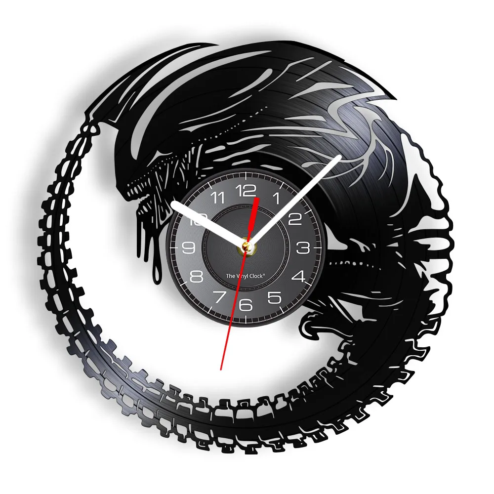 

Alien Franchise Horror Xenomorph Baby H.R Giger Vinyl Record Wall Clock Extra-terrestrial Facehugger Modern Silent Wall Clock