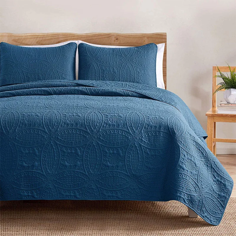 

Three-piece European Ultrasonic Printing Bed Blanket Quilt for European and American Bedding In Summer