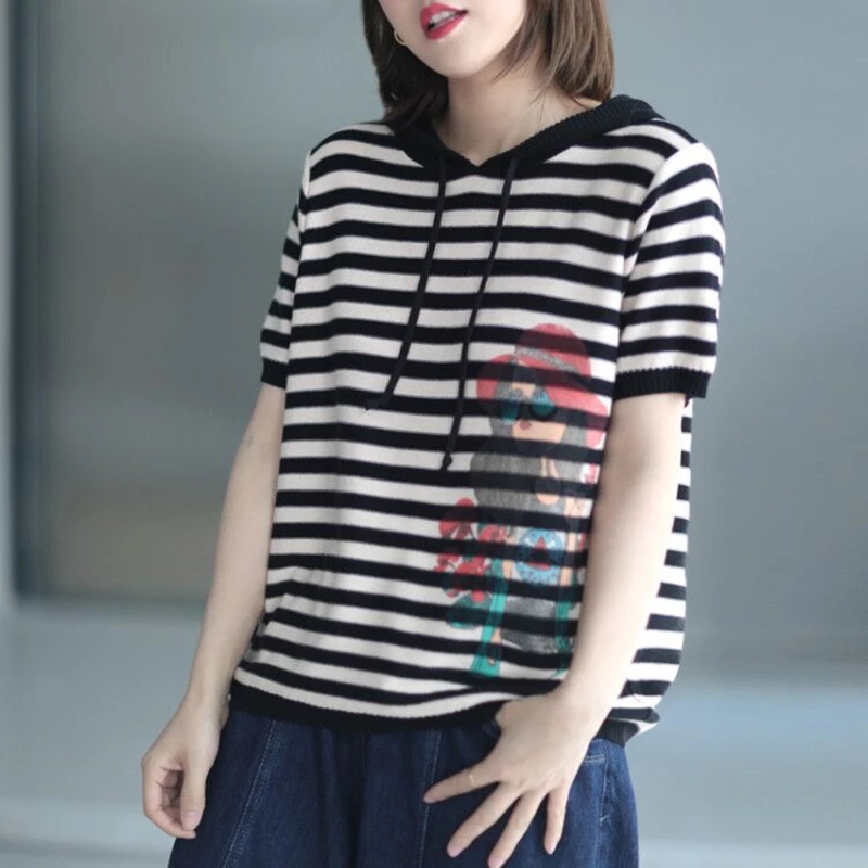 

SOUL OF TIGER Korean New Fashion Style 2021 Girl Black Striped Hooded Tee Women Printed Knitted T-shirt Ladies Short Sleeve Tops