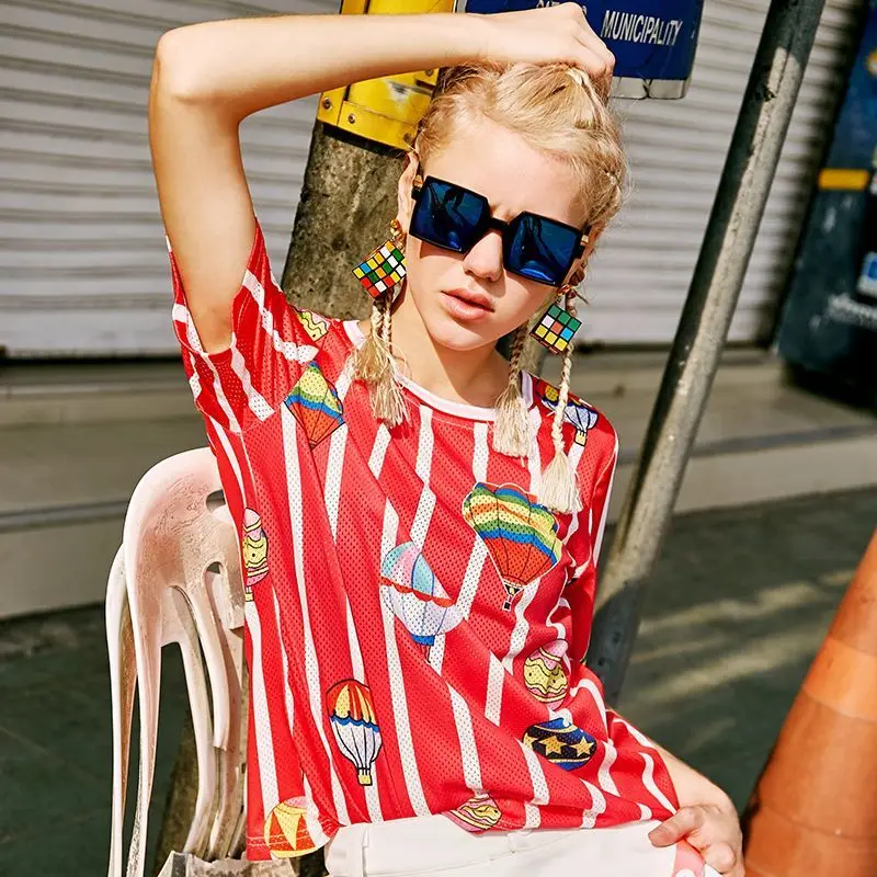 Летняя Новинка 2020 модная красная полосатая футболка с принтом женская Свободная