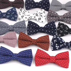 Мужской галстук-бабочка с цветочным рисунком