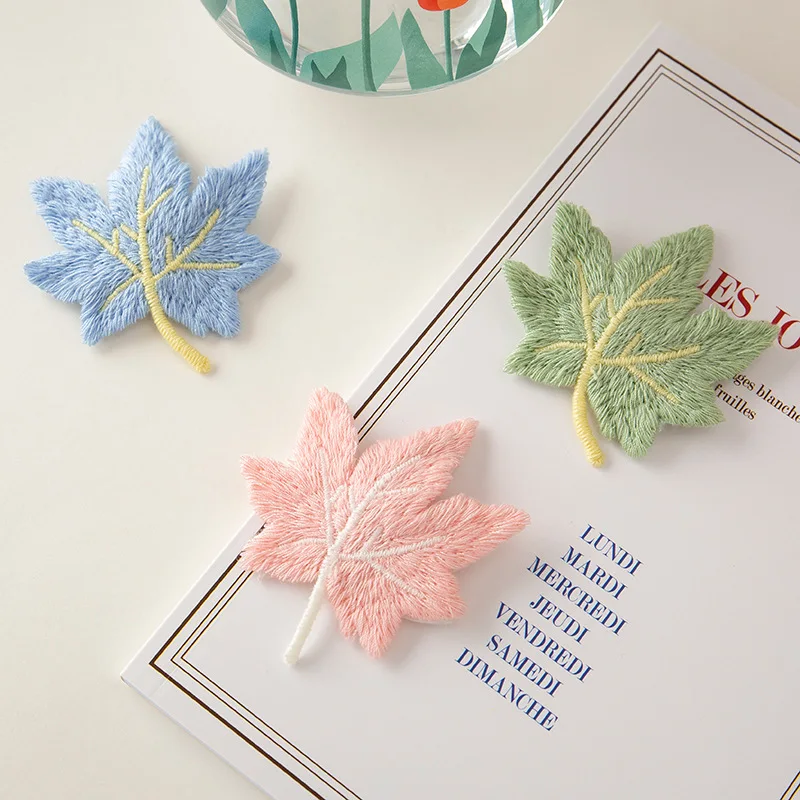 

Variety of Solid Color Maple Leaf Hairpins Ladies Temperament Elegant Hairpins Bangs Side Hair Accessories Girl Gift Hairpins