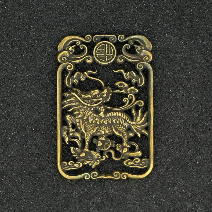 

Collection Chinese Brass Carved Animal Kirin Blessing Card Exquisite Small Pendant Statues
