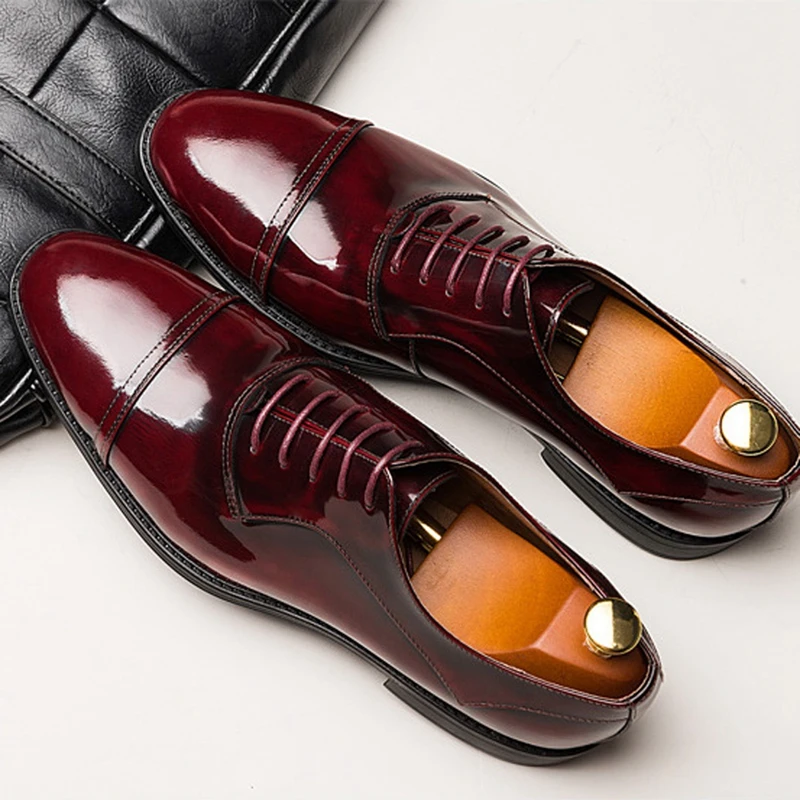 

Plus Size Fashion Patent Leather Formal Dress Cap Toe Shoes Pointed Toe Men's Heeled Wedding Party Oxfords For Bride JNS174