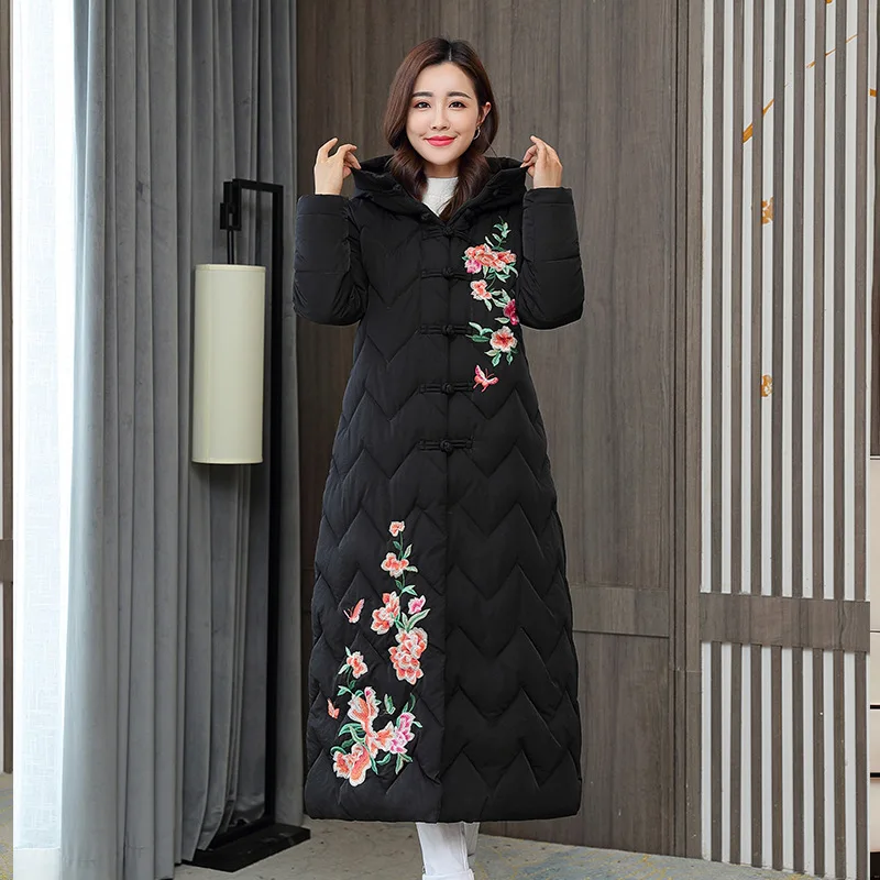 Парка женская с вышивкой удлиненная свободная стеганая куртка выше колена в