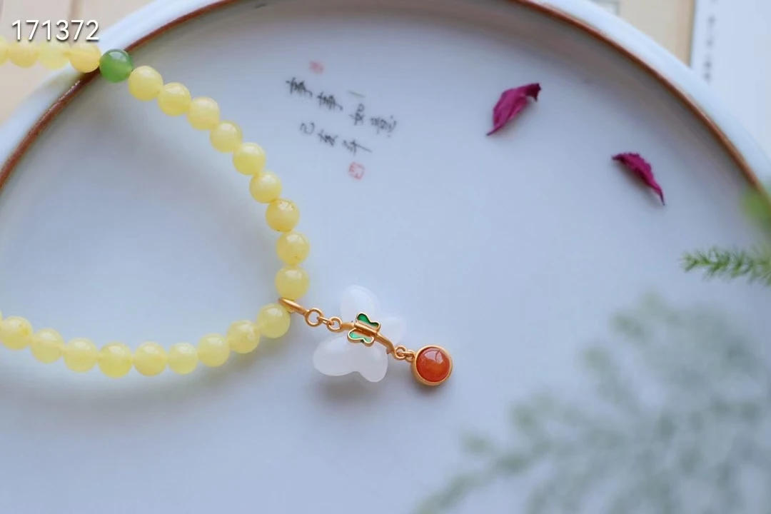 

Genuine Natural Yellow Amber 3 Laps Round Beads Bracelet 5.6mm Women Men Healing Stretch Crystal Bracelet Jewelry AAAAA