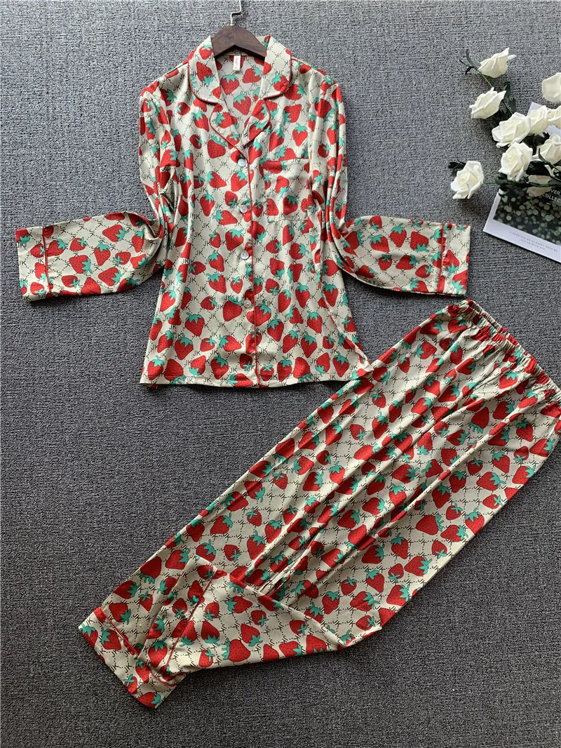 Милая Пижама с клубничкой для девочек Новинка Женская шелковая пижама длинными