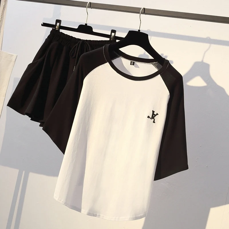 Женский комплект из двух предметов топ с коротким рукавом и однотонные шорты