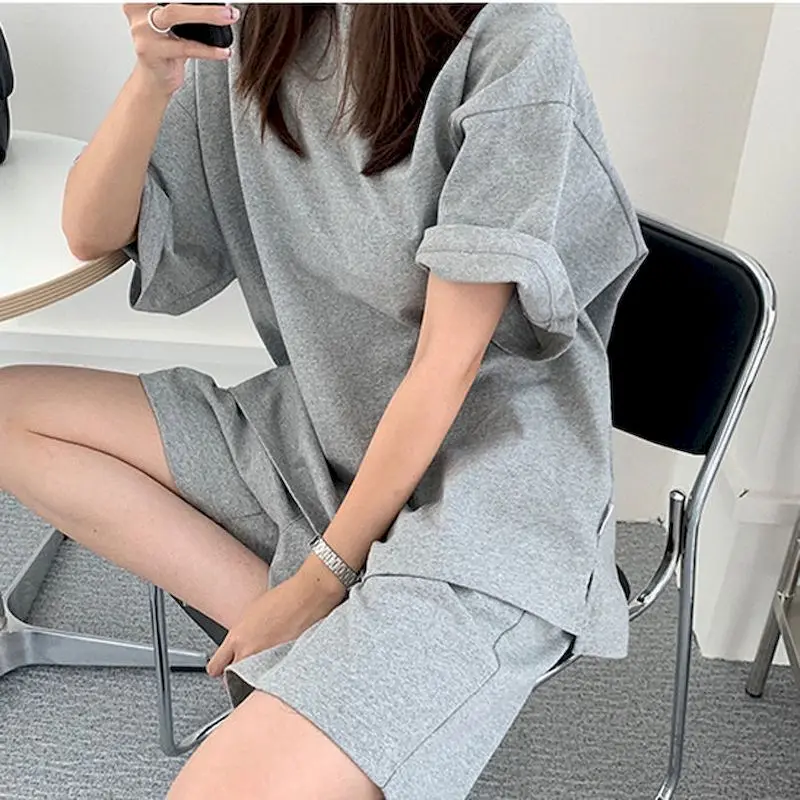 

2021 Summer Two-piece Suit White Short Sleeve T-shirt Shorts Two-piece Suit Women Loose High Waist Casual Sports Top Pants Home