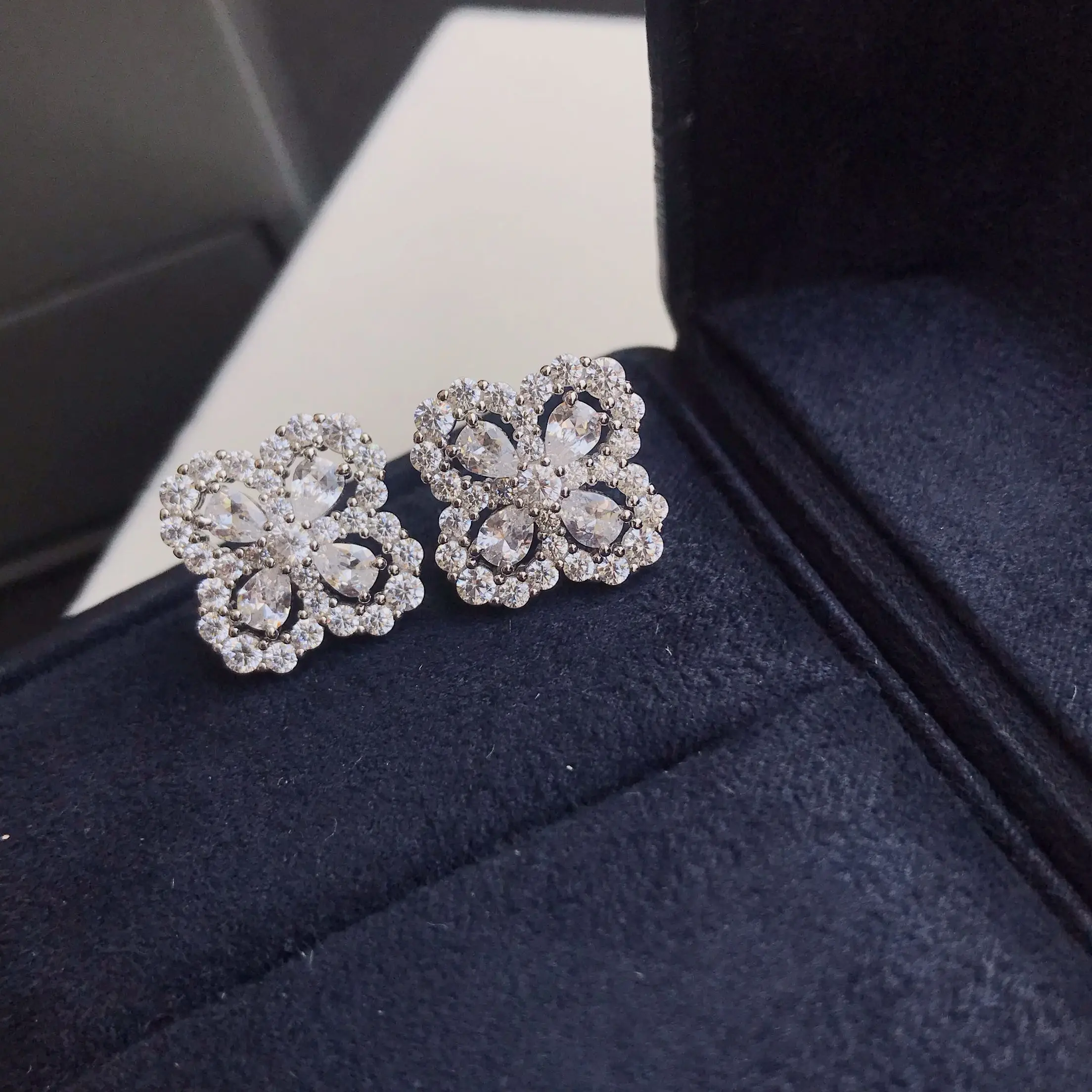 

925 Sterling Silver Jewelry For Women Lotus Flower loop HW necklace Luck Clover Design Wedding Party Earrings